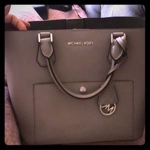 Michael kors bucket bag